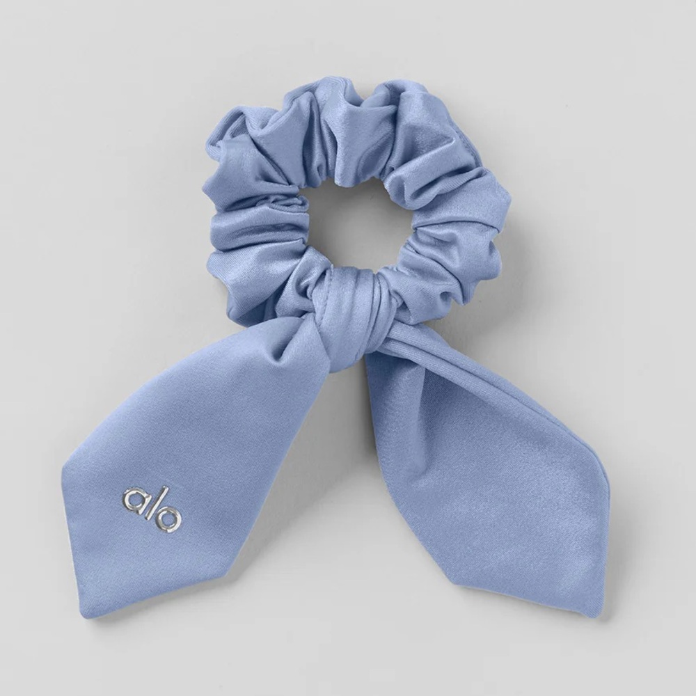 Alo Yoga Airlift Rhythm Scrunchie Winter Frost NWT